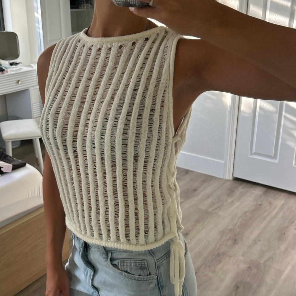 H&M Cream Ribbed Cut Out Tank Top